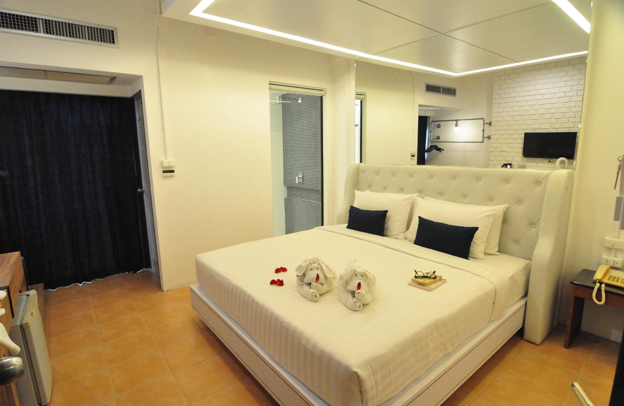 Patong Forty Winks Phuket Hotel מראה חיצוני תמונה
