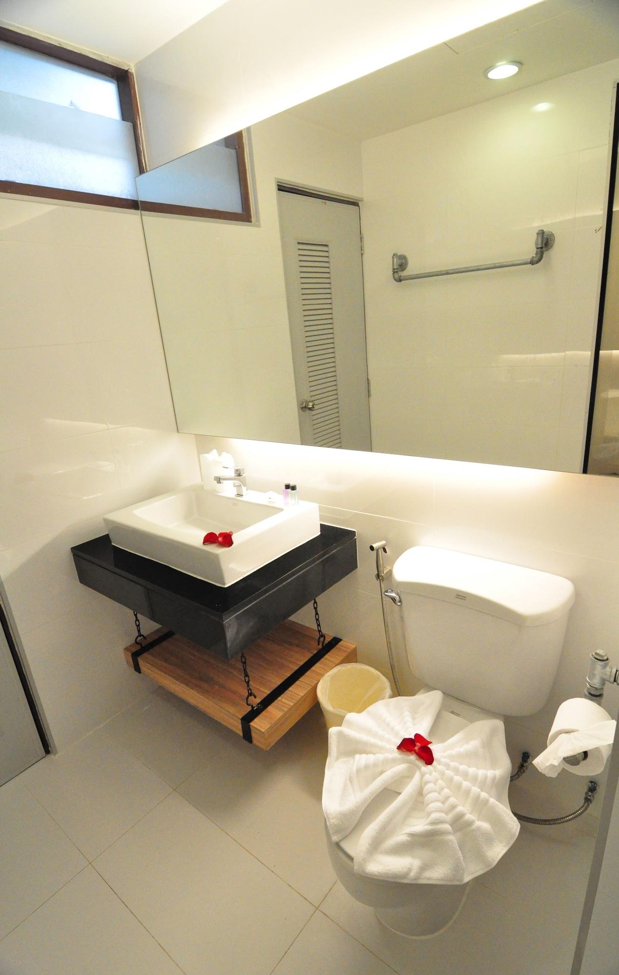 Patong Forty Winks Phuket Hotel מראה חיצוני תמונה