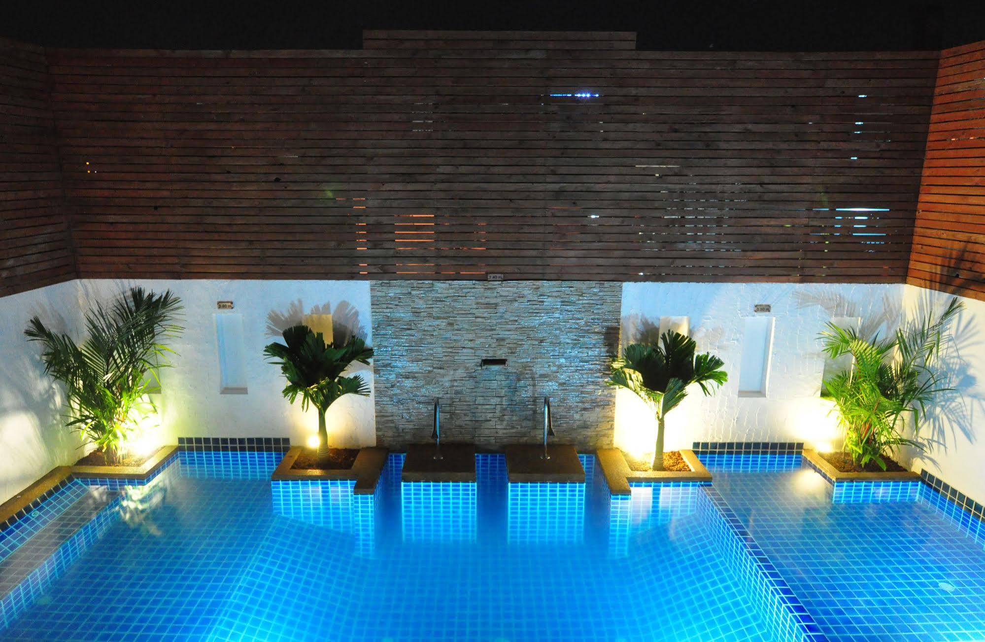Patong Forty Winks Phuket Hotel מראה חיצוני תמונה